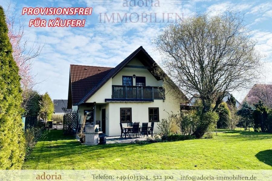 Großes Einfamilienhaus für die Familie mit schönem Garten und Nebengebäude
